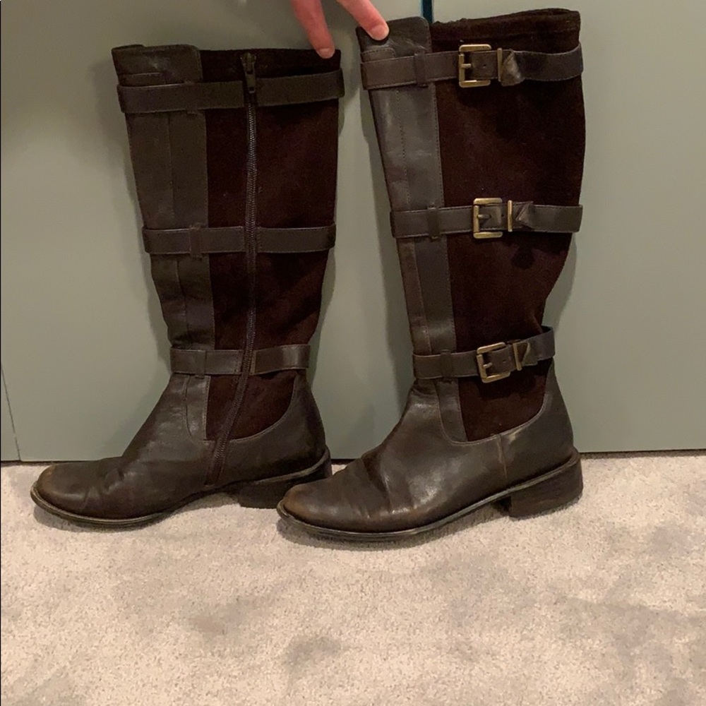 Brown leather boots with suede detail and buckles